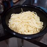Philips Kitchen Appliances Compact Pasta and Noodle Maker. Viva Collection. Comes with 3 Default Classic Pasta Shaping Discs. Fully Automatic. Recipe Book. Small. White (HR2370/05)